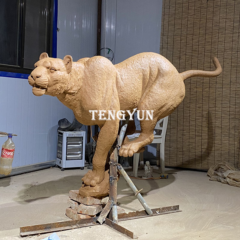 Bronze leopard mold statues (1)