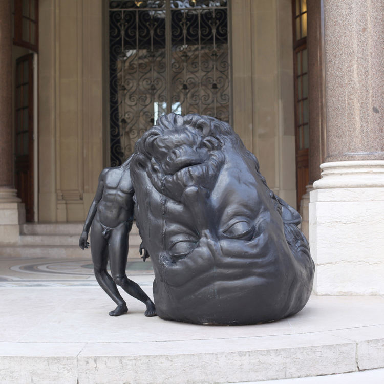 Famous Bronze Statue Enormous Heads The “Weight of Thought”Big Head Little Body Sculpture (1)