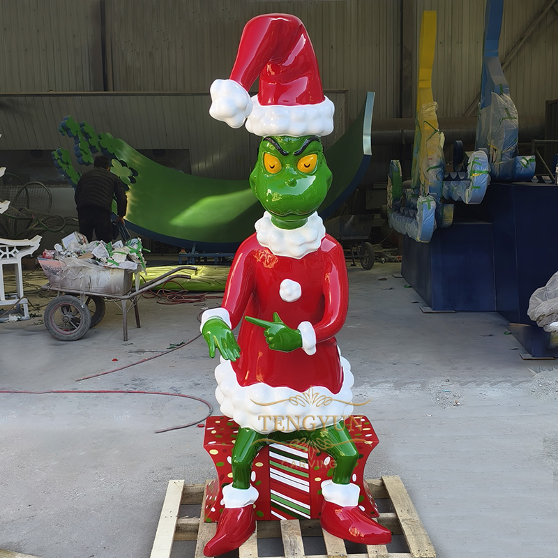 Life size fiberglass grinch sculpture (1)