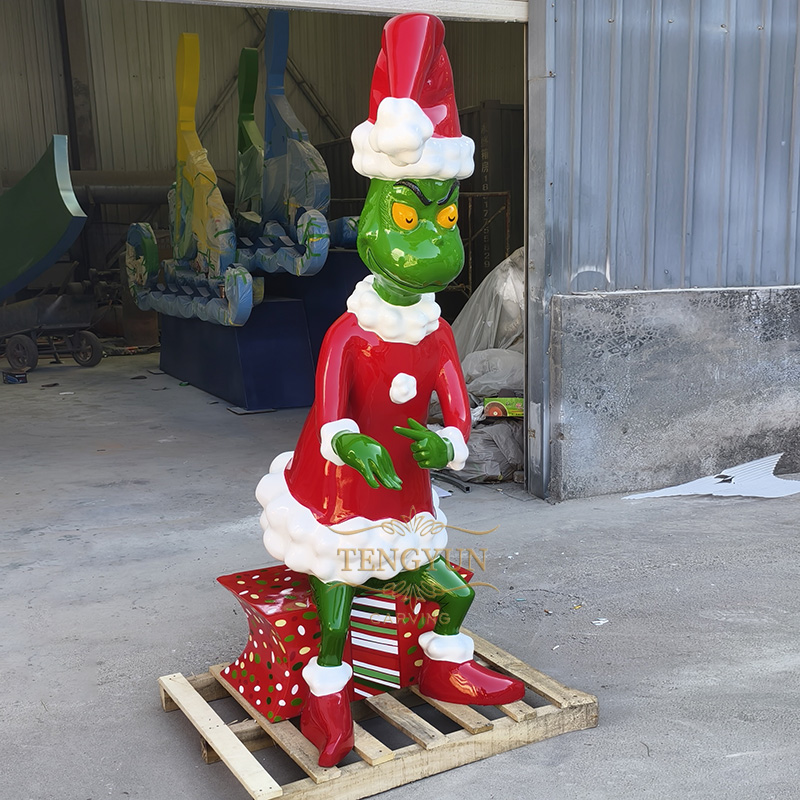 Life size fiberglass grinch sculpture (2)