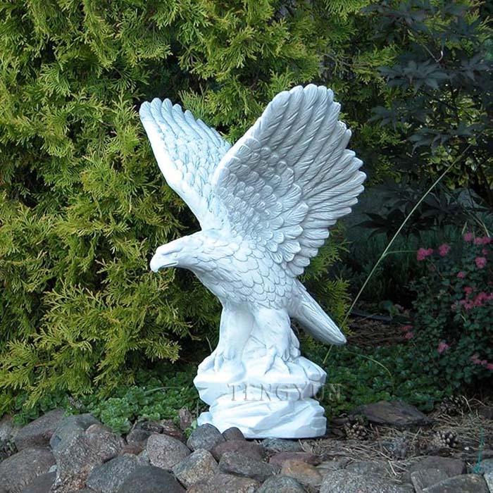 Outdoor White Marble Eagle Sculpture Stone Carved Hawk Statue For Garden