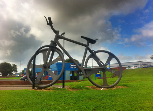 bronze bike sculpture (4)