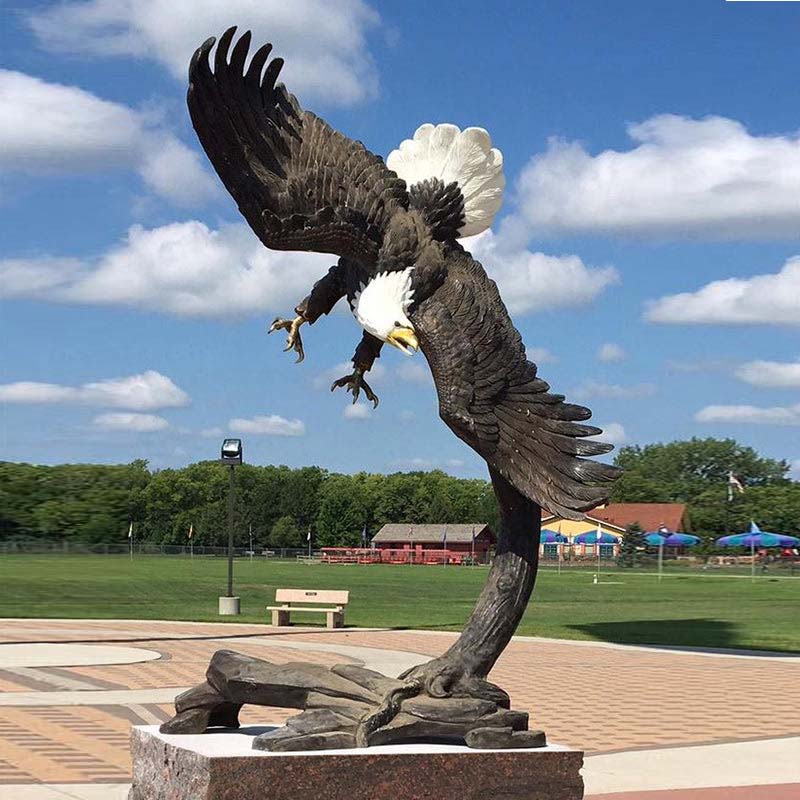 bronze eagle statue (3)