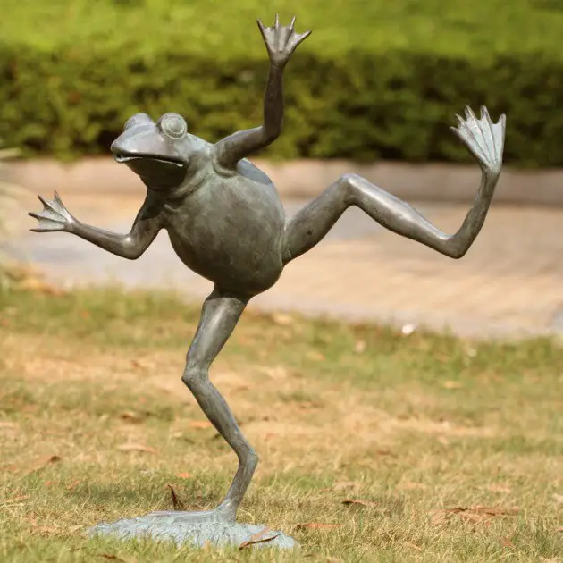 frog sculpture (6)