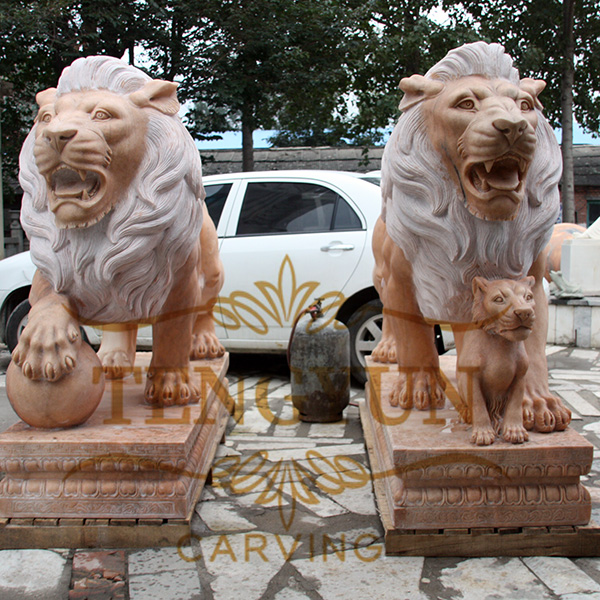 outdoor garden lion sculpture